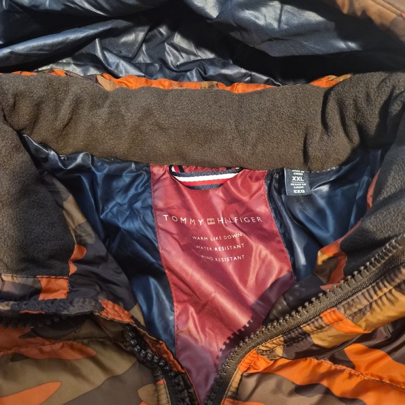 Tommy Hilfiger Orange and Brown Camouflage Puffer Jacket XXL New With Tags - Picture 2 of 4